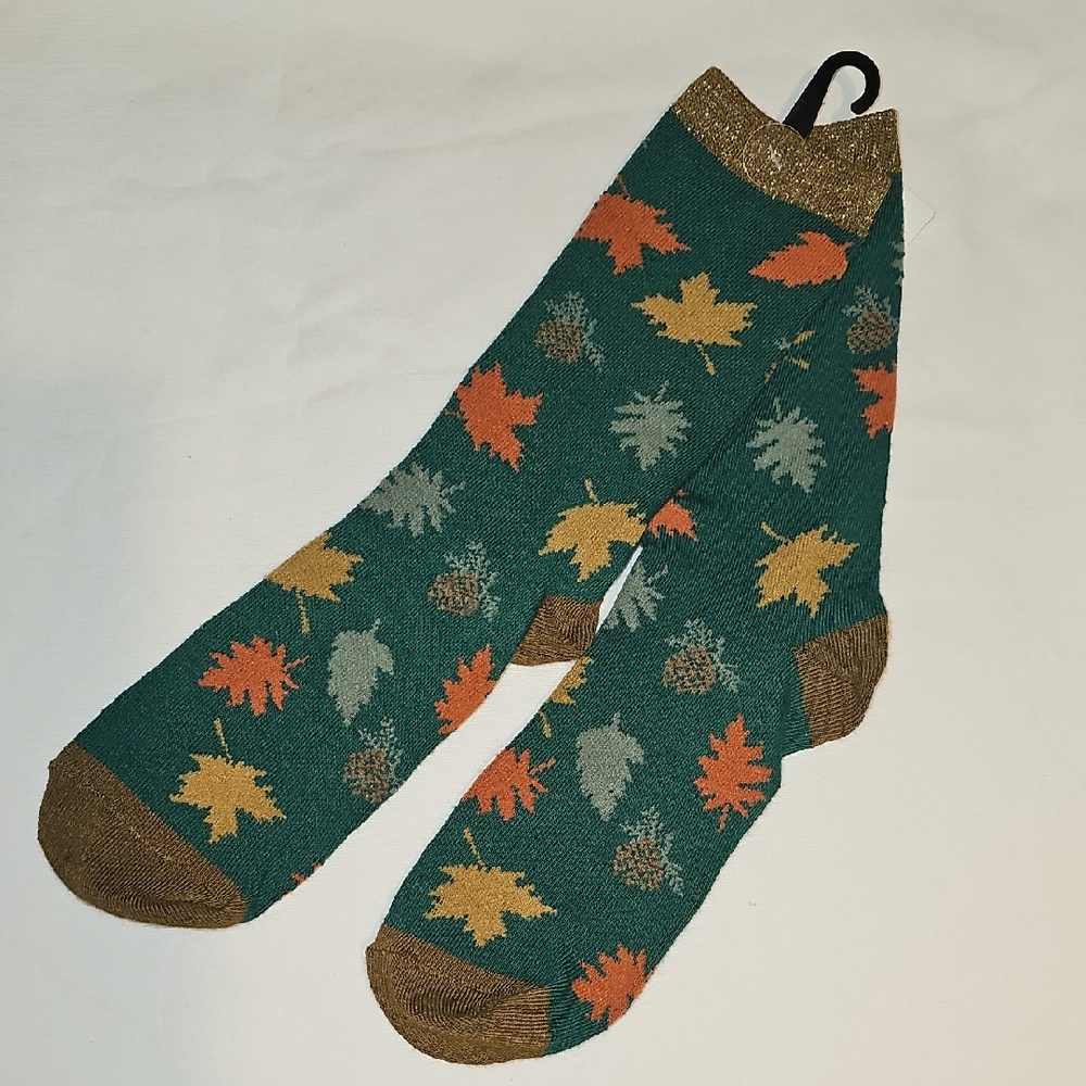 Cato Green with Leaf Pattern Women's Socks Fits Size 9-11 New